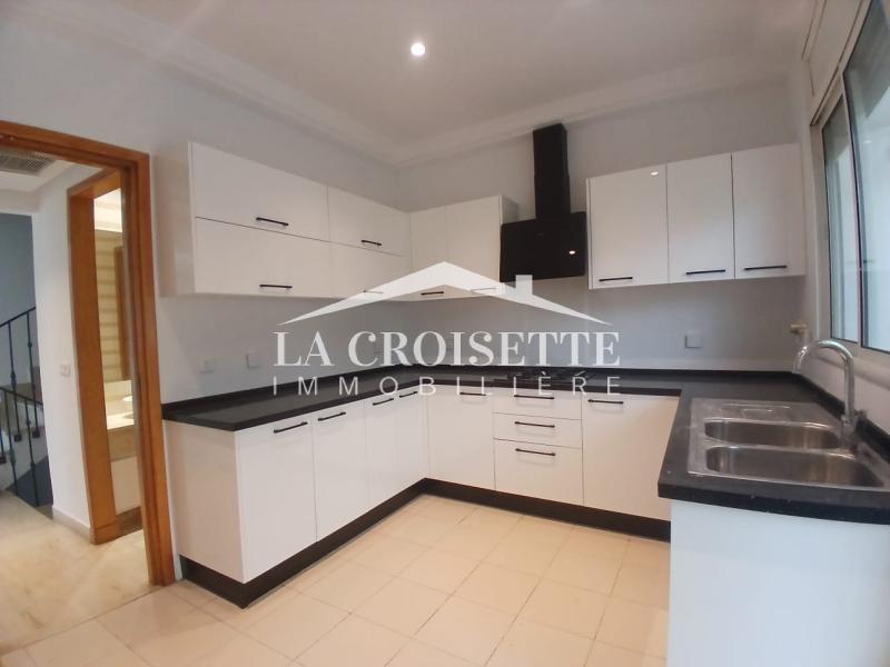 Triplex S+4 avec jardin à Ain Zaghouan Nord